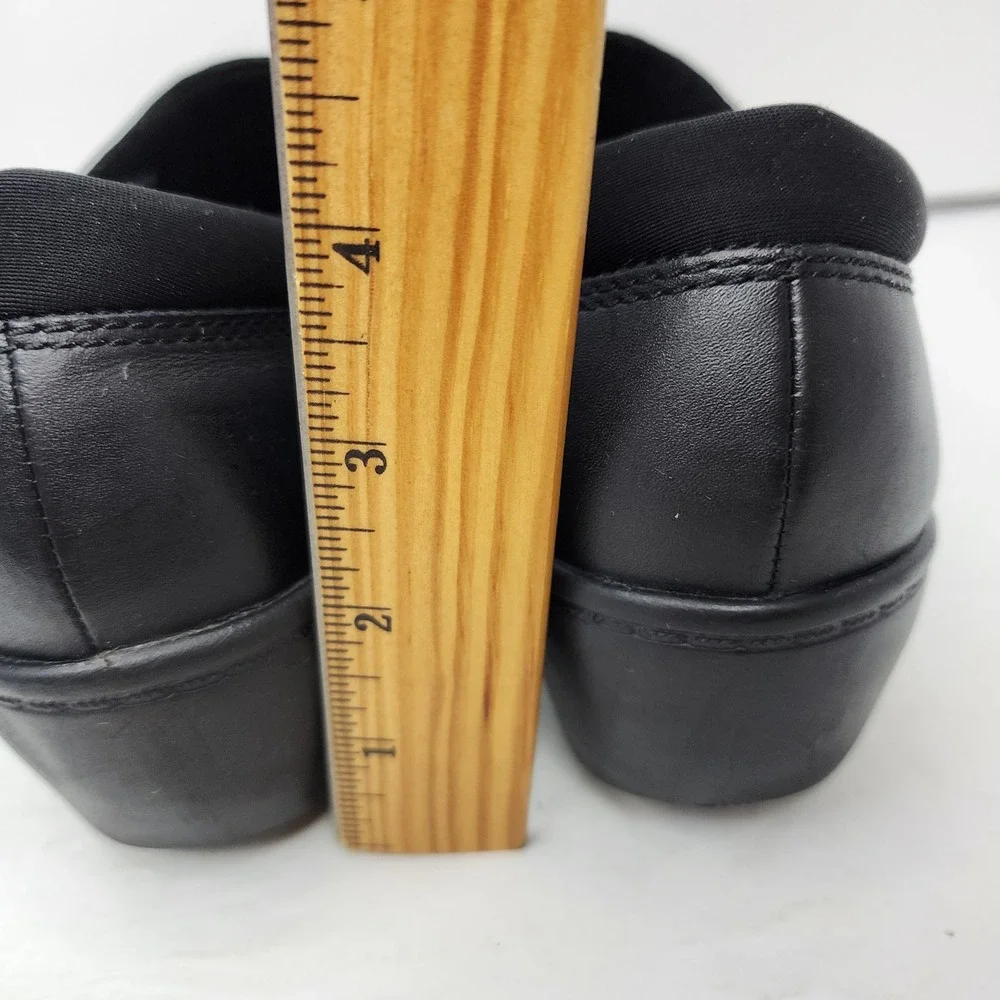 Clarks Slip Resistant Loafers Women 8.5 Black Leather Wedge Work Shoes 26142720